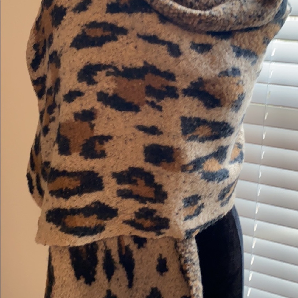 Leopard Print Wrap/Scarf! NWT One Size Fit all